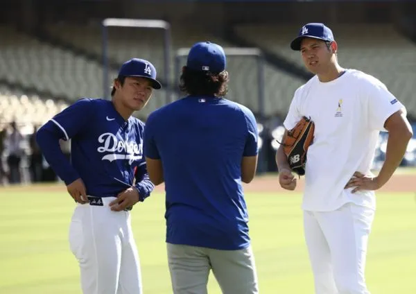 ▲▼大谷翔平、山本由伸與今永昇太賽前聊天             。（圖／截自MLB IG）