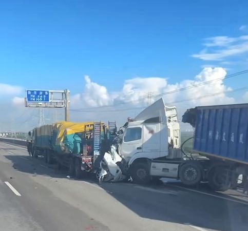 ▲國道3號北上194K發生重大車禍。（圖／翻攝自彰化踢爆網）