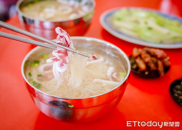 ▲▼澎湖西嶼美食，澎湖小管麵線「阿虹的店」，澎湖美食。（圖／記者蔡玟君攝）