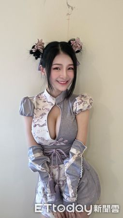 ▲有琵琶女神之稱的李雨禧Hitomi在日本籃球場表演。             。（圖／記者吳奕靖翻攝）