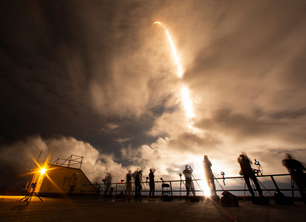 ▲▼人類首次商業太空漫步！SpaceX載4人成功升空　億萬富翁也在船上。（圖／路透）