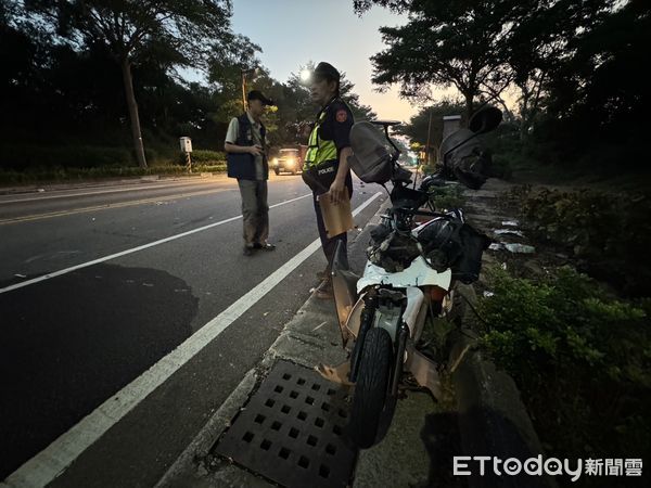 ▲▼     金門休旅車駕駛閃黑影濟駛入對向 機車騎士衰被擊落重傷送醫        。（圖／記者林名揚翻攝）