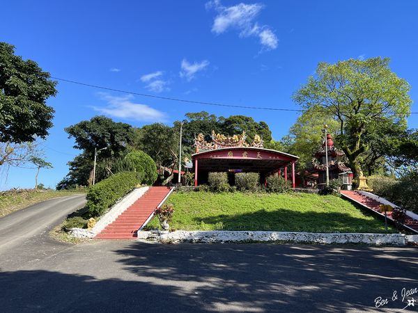 ▲▼巨大老榕，鳥瞰三澳風景、扇形火車庫 ，軍商漁港三合一的美景盡收眼底。（圖／部落客紫色微笑提供）