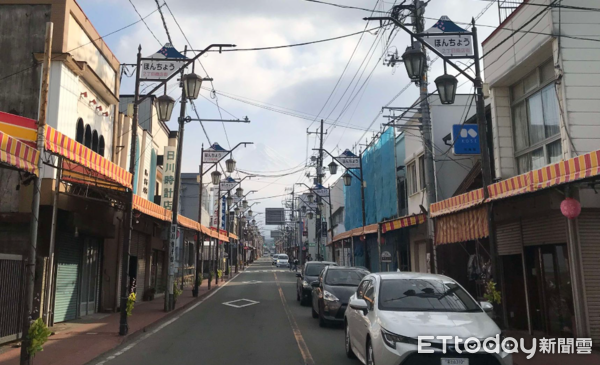 ▲▼富士山腳下「本町通」成拍照熱點 觀光公害反助老街重生。（圖／記者許凱彰攝）