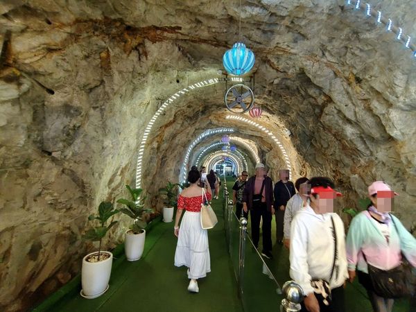 ▲▼龍雲玻璃天空步道，北越沙壩熱門景點、高海拔透明天空步道超刺激。（圖／大口提供）