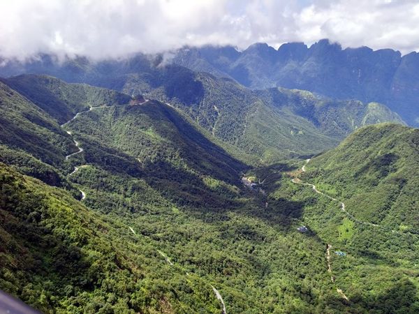 ▲▼龍雲玻璃天空步道，北越沙壩熱門景點、高海拔透明天空步道超刺激。（圖／大口提供）