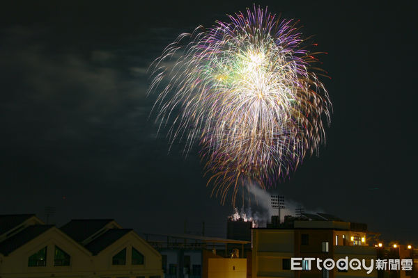 ▲雲林國慶焰火試放3分鐘。（圖／記者蔡佩旻攝）