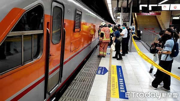 ▲▼板橋火車站驚傳男子落軌，警消抵達搶救。（圖／記者陸運陞翻攝）