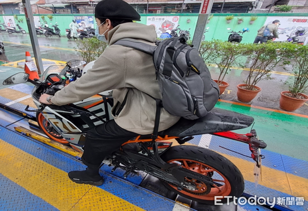 ▲▼重機,驗車,車輛檢驗。（圖／台北區監理所提供）