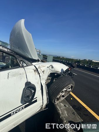 ▲國道3號長治交流道自小客車爆胎事故             。（圖／記者陳崑福翻攝）