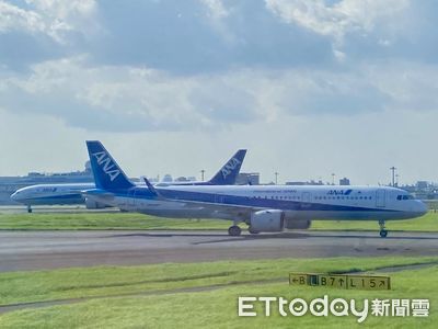 全日空客機空中驚魂！乘客「行動電源」機上自燃　機艙冒煙起火