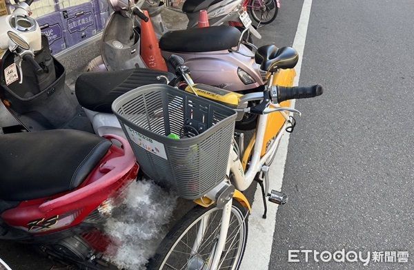 ▲桃園慣竊男，先偷腳踏車上充電器。（圖／桃園警分局提供）