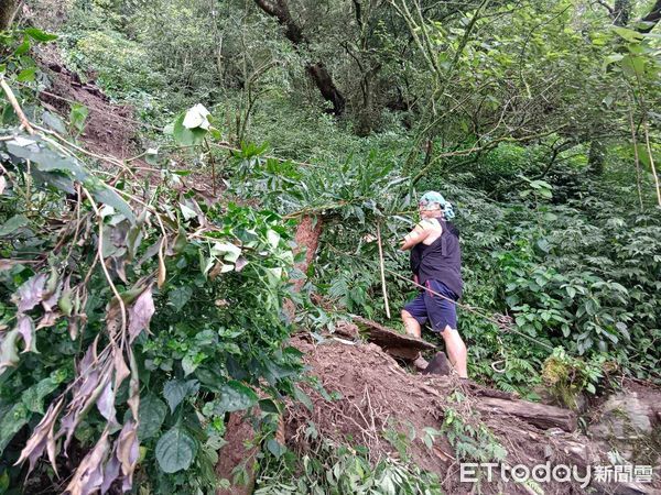 ▲北大武山再坍塌           。（圖／林業及自然保育署屏東分署提供)