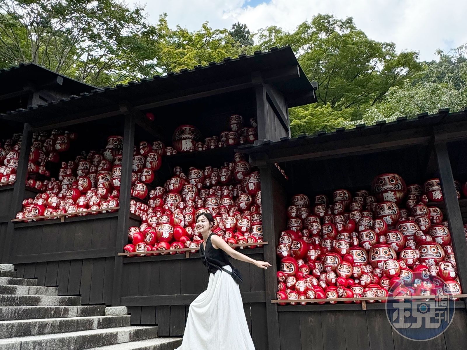 位於大阪的「勝尾寺」因園區內遍佈成千上萬個達摩聞名。