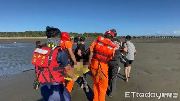 ▲▼新竹縣新豐海水浴場2名男子戲水時不慎溺水，其中1人昏迷無意識送醫             。（圖／記者陳凱力翻攝）