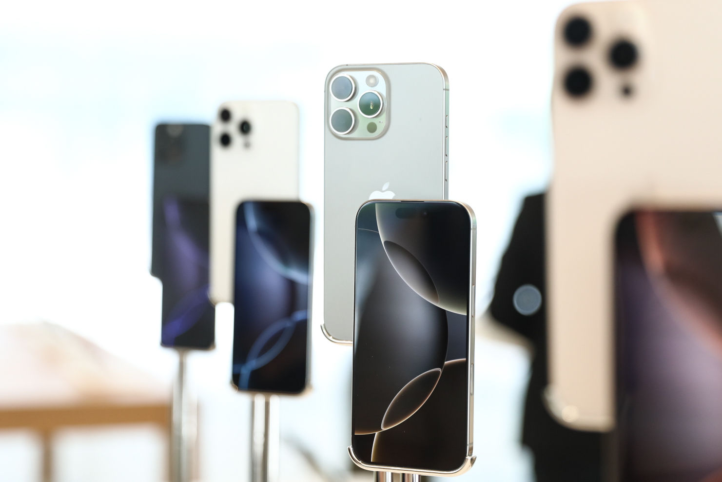 ▲iPhone16開賣，直營店實機拍攝。（圖／記者林敬旻攝）
