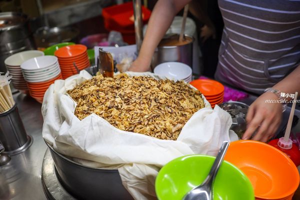 ▲▼萬華宵夜從凌晨開到早上的宵夜，三條路油飯＆排骨酥湯。（圖／部落客陳小可提供）