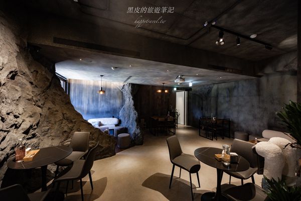 ▲▼桃園Solera咖啡餐酒館，岩洞風格的質感餐酒館。（圖／部落客黑皮提供）