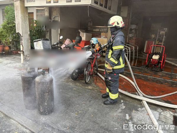 ▲▼高雄雞肉飯店女員工換瓦斯突遇爆炸。（圖／記者許宥孺翻攝）