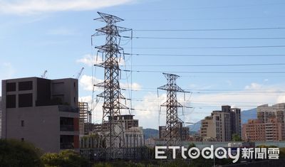 微軟AI資料中心拚倍增!半導體吞全台2成電力 惠譽示警供應吃緊