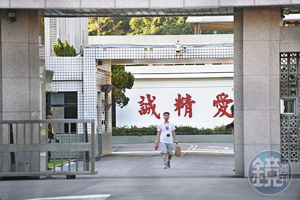 軍情局（圖）長年掌控正聲電台，卻因退將把持，20億元國產恐不保。