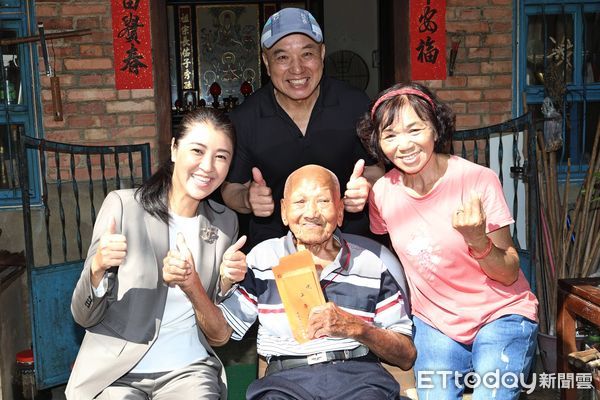 ▲南投縣長許淑華過去在重陽節前拜訪魚池鄉人瑞黃明枝。（圖／資料照片，南投縣政府提供）