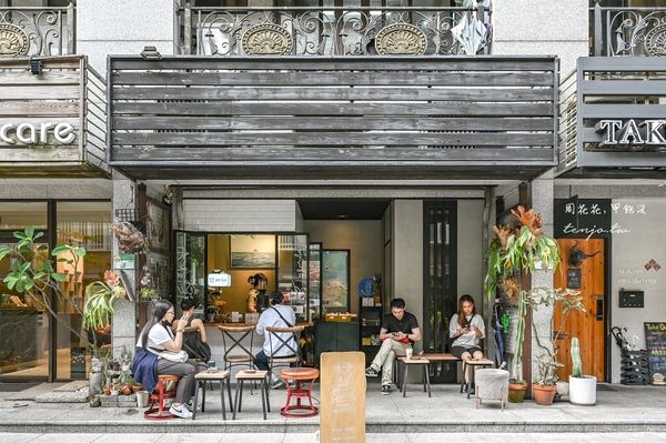 ▲▼捷運站旁城市綠洲咖啡店Coffee Sind ！充滿多肉植物。（圖／部落客周花花提供）