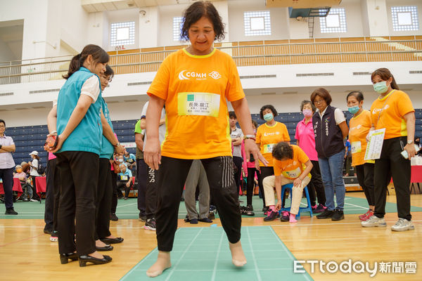 ▲▼   「嘉憶運動會」長輩拚高下 兼具體能、認知訓練延緩失智   。（圖／嘉義縣政府提供）