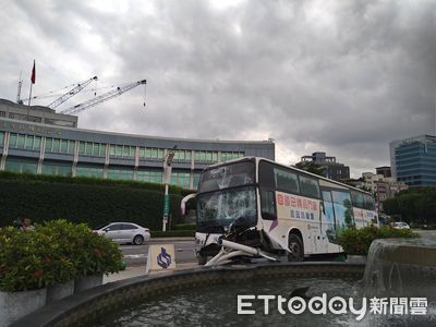 國光客運去年9月撞松機旁號誌　駕駛今起3天回訓「取消24班次」