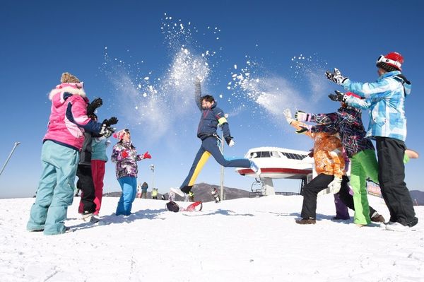 ▲▼冬季到韓國體驗各種雪上活動。（圖／可樂旅遊）