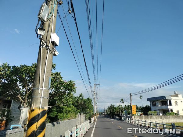 ▲遭噴漆的監視器             。（圖／記者陳崑福翻攝）