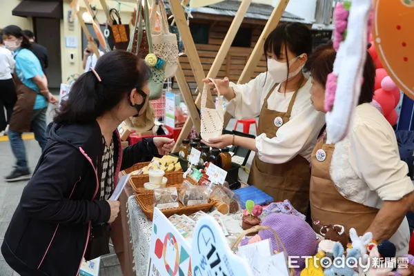 ▲雲嘉南分署「好時光靚市集」，9月28日在藍晒圖文創園區從下午2時到晚上7點熱鬧展售，多樣好物供民眾現場選購。（圖／記者林東良翻攝，下同）