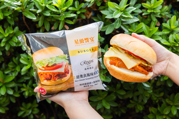 ▲▼7-ELEVEN 鮮食品牌「星級饗宴」，再度與台北晶華酒店主廚團隊聯手開發新品，推出2款主食、1款輕食漢堡。（圖／業者提供）