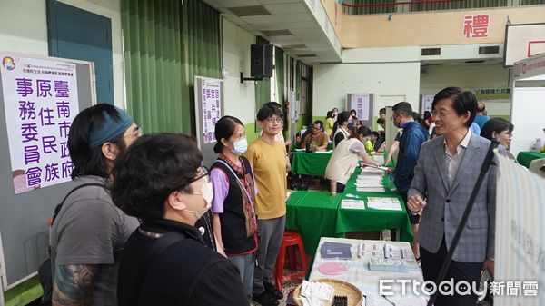 ▲台南市政府2024年第3場大型徵才活動「台南好生活 台南呷頭路」就業博覽會，28日在東區慈幼高級工商職業學校禮堂辦理，共82家廠商釋出4275個工作機會，初步媒合率5成1。（圖／記者林東良翻攝，下同）