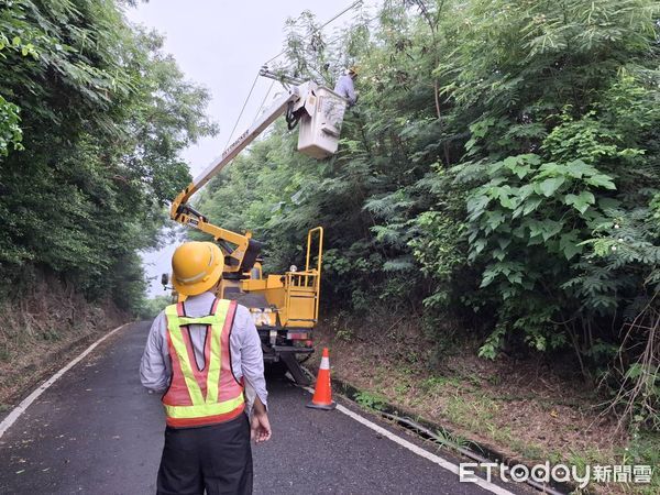 ▲山陀兒颱風來襲，台電屏東區處全力戒備防颱             。（圖／記者陳崑福翻攝）