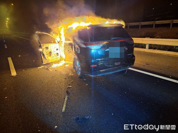 ▲▼台南國道追撞火燒車，毒蟲駕駛遭帶回調查。（圖／記者林東良翻攝）