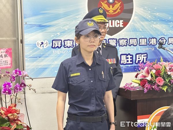 ▲里港警分局九如分駐所女所長蔡惠茹上任             。（圖／記者陳崑福翻攝）