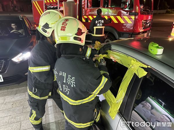 ▲▼      金門1歲女童「自鎖車內」驚魂       。（圖／記者林名揚翻攝）