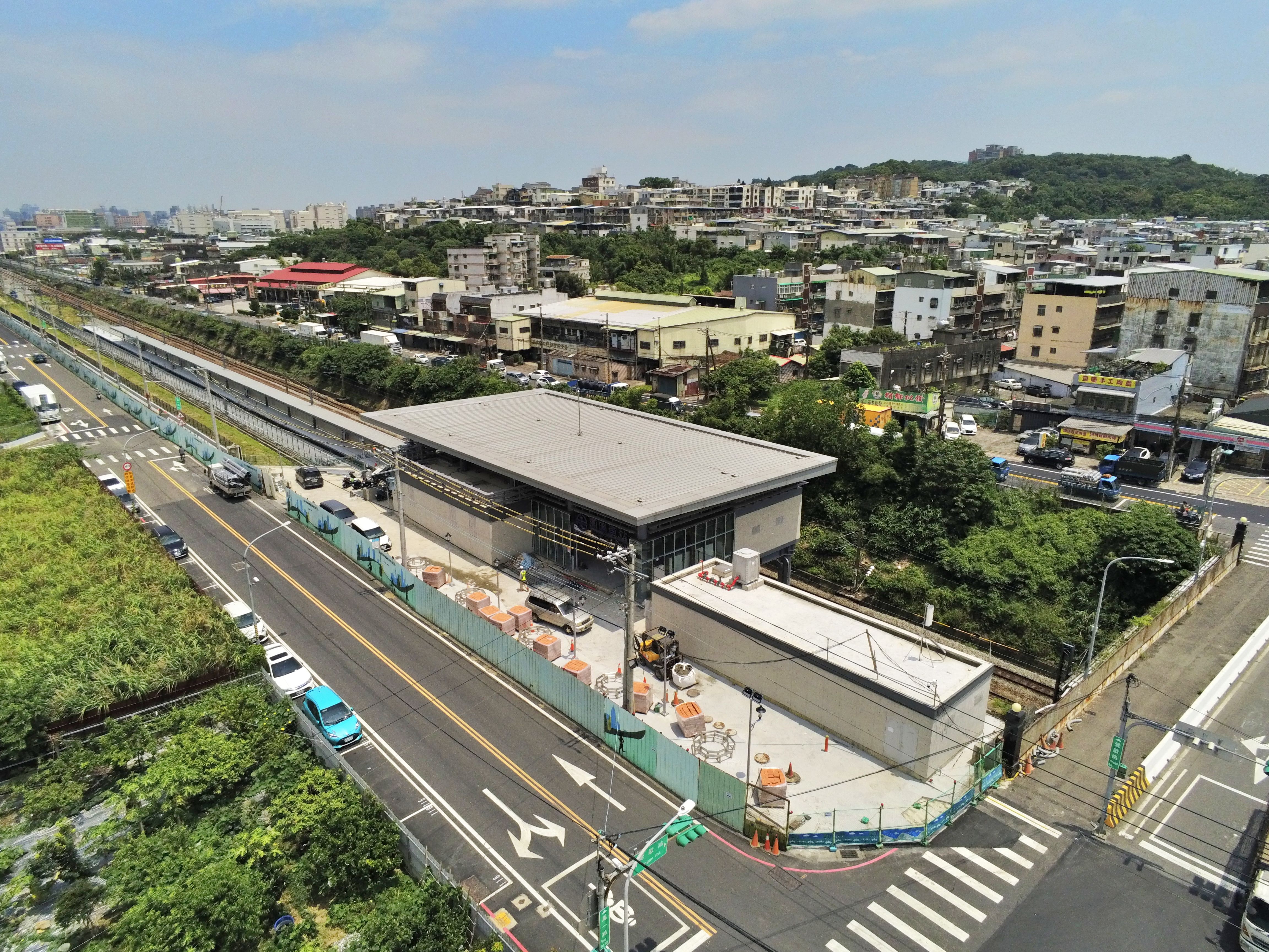 ▲台鐵鳳鳴站周邊交通整合完成。（圖／記者郭世賢翻攝）