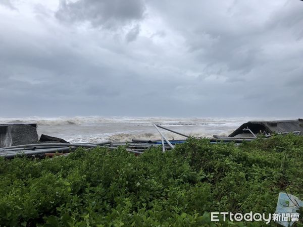 ▲▼         屏東縣枋寮鄉大庄村一處海堤    。（圖／記者陳崑福翻攝）