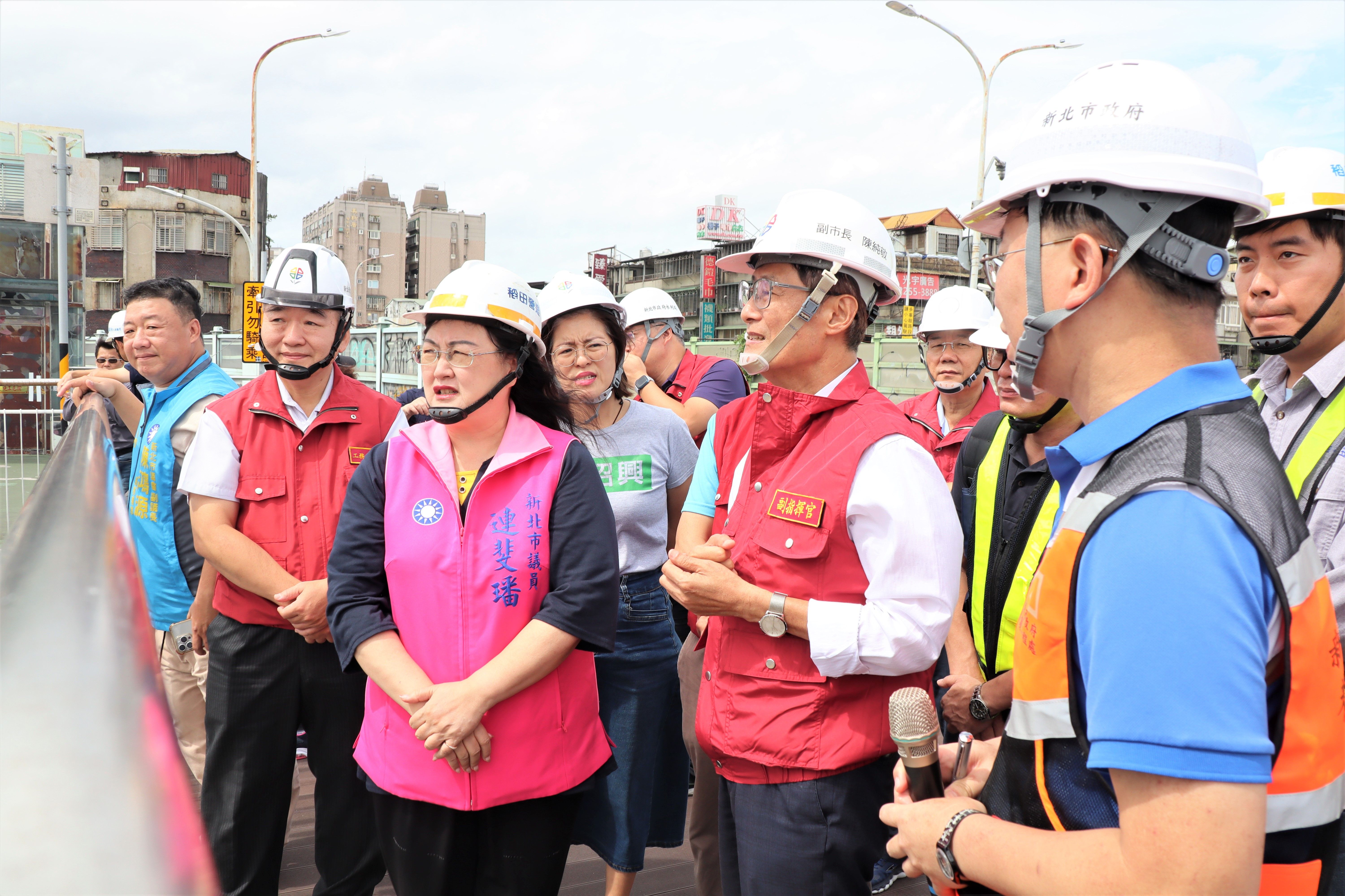 ▲新北市副市長陳純敬視察福和橋更換預力梁工程。（圖／新北市工務局提供）