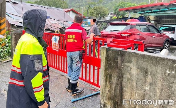 ▲土石流紅黃色警戒區內住戶「預警性撤離」。（圖／記者楊漢聲翻攝）