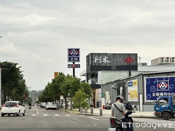 ▲▼14期,松竹路,全聯,店面,租金             。（圖／記者陳筱惠攝）