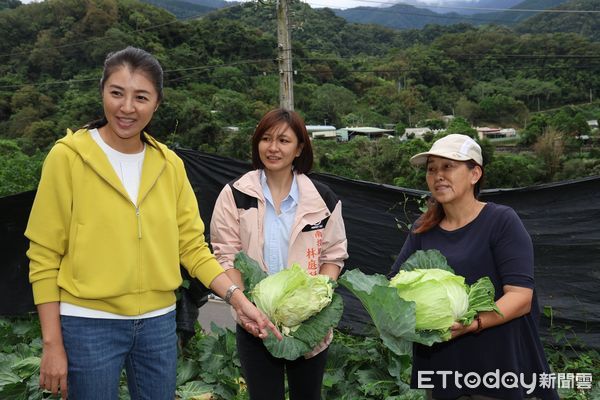 ▲山陀兒颱風陸上警戒，南投縣長許淑華上山關心防災準備。（圖／南投縣政府提供）