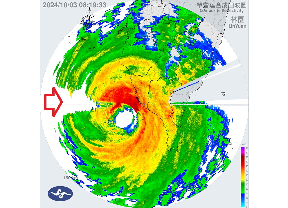 ▲雷達訊號衰減「空白一片」 鄭明典示警：強降雨區即將影響陸地。（圖／取自鄭明典臉書）