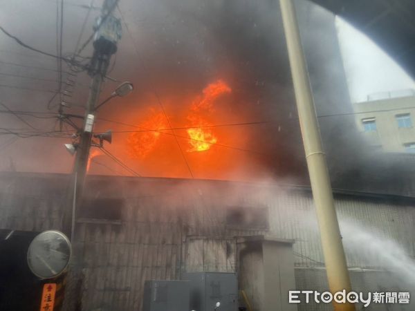 ▲▼屏東東港安泰醫院火警8死。（圖／民眾提供）