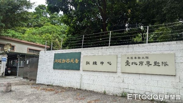 ▲大陸籍姚姓夫妻檔1日在西門町港人遊行鬧場，遭移民署強制遣返，圖為移民署台北專勤隊外觀。（圖／記者張君豪翻攝）