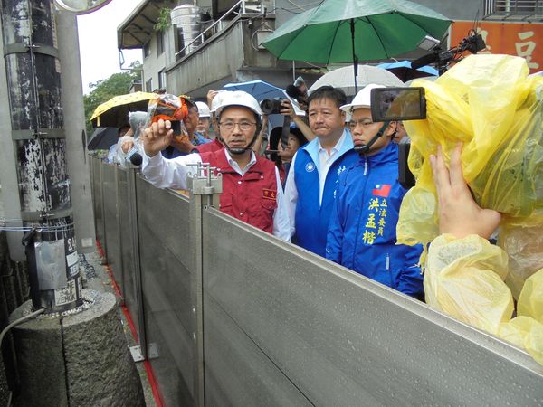 ▲侯友宜視察長福橋工程防汛整備。（圖／新北市水利局提供）