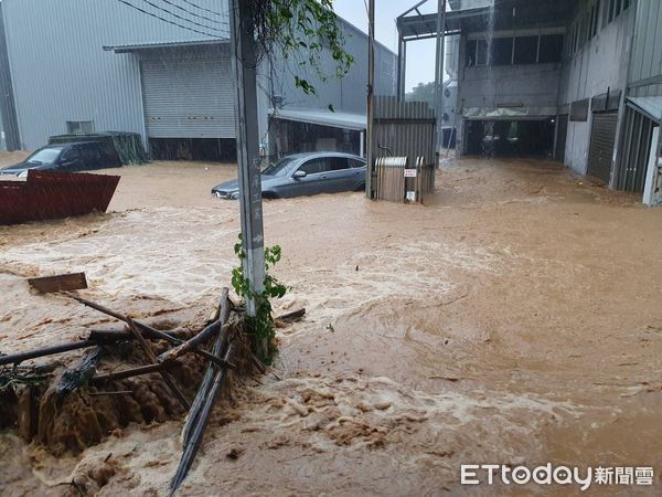 ▲▼淡水災情。（圖／記者陸運陞翻攝）