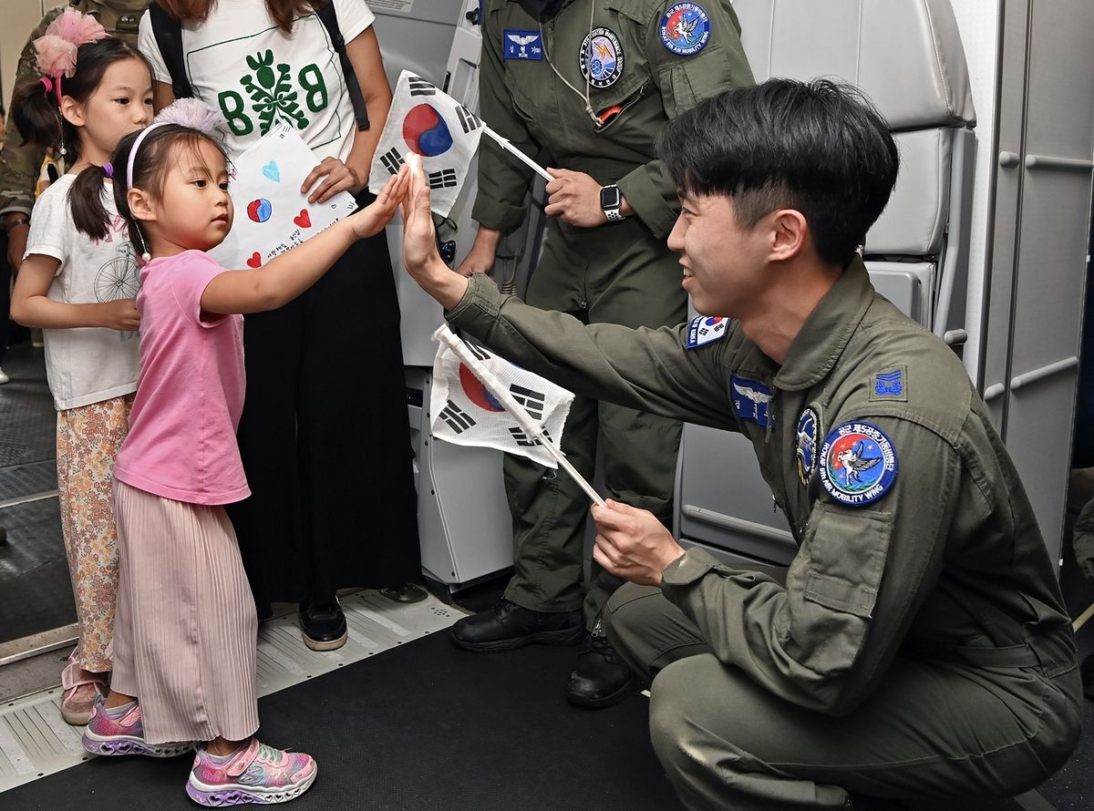 ▲▼南韓派出軍用加油運輸機前往黎巴嫩，載回有意返國的僑民。（圖／大韓民國國防部）